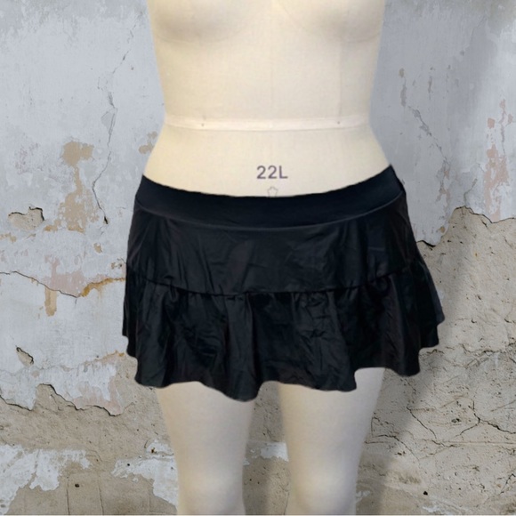 Heart and Harmony Black Ruffled Swim Skirt - Picture 1 of 6